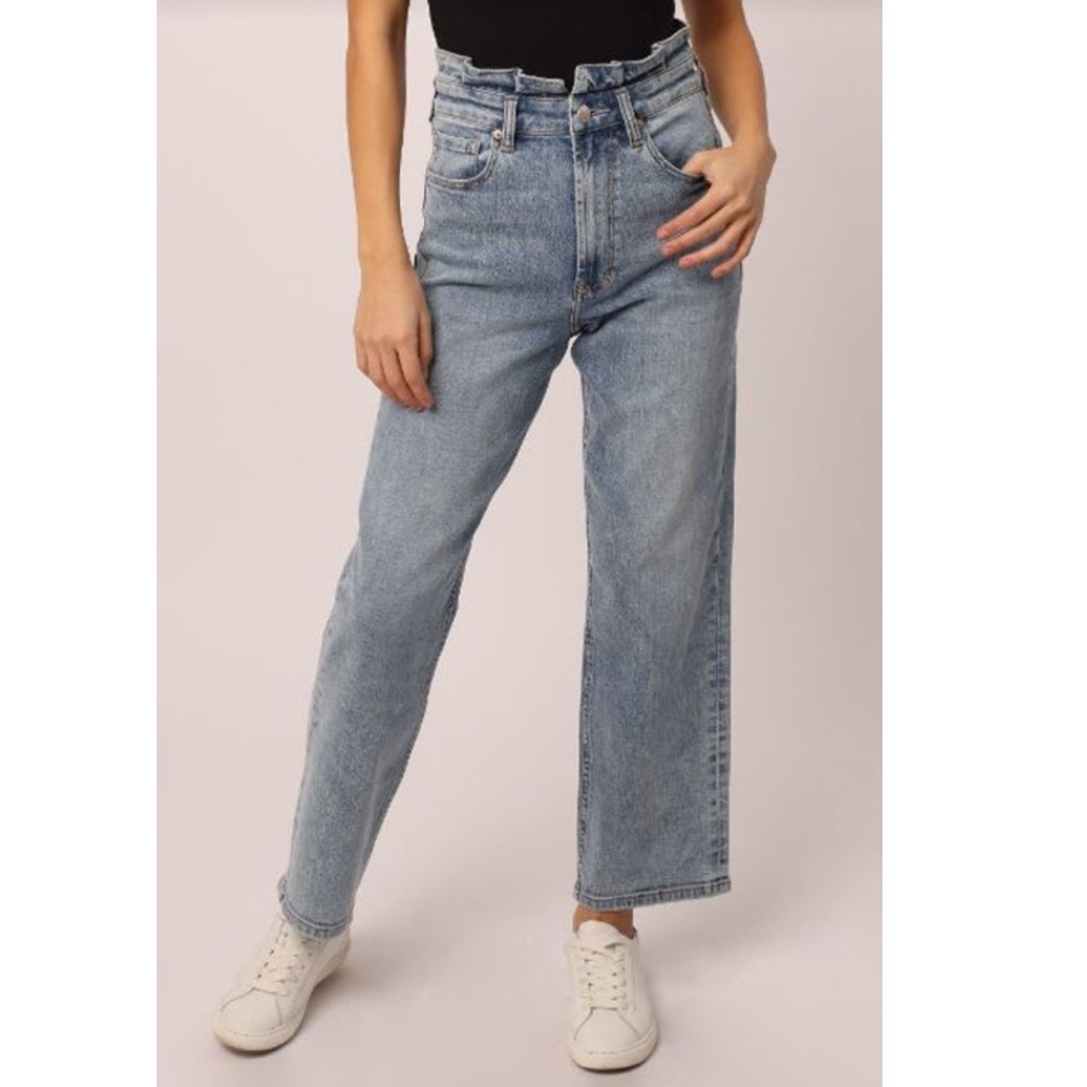 Dear John Lightwash 90’s Paperbag Waist Straight Leg Jeans Size 26 2% Spandex!